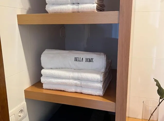 Bella *